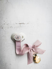 Naloži sliko v galerijo, Elodie - Lesena priponka za dudo, Powder Pink