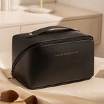 Naloži sliko v galerijo, Kozmetična torbica Capusle
